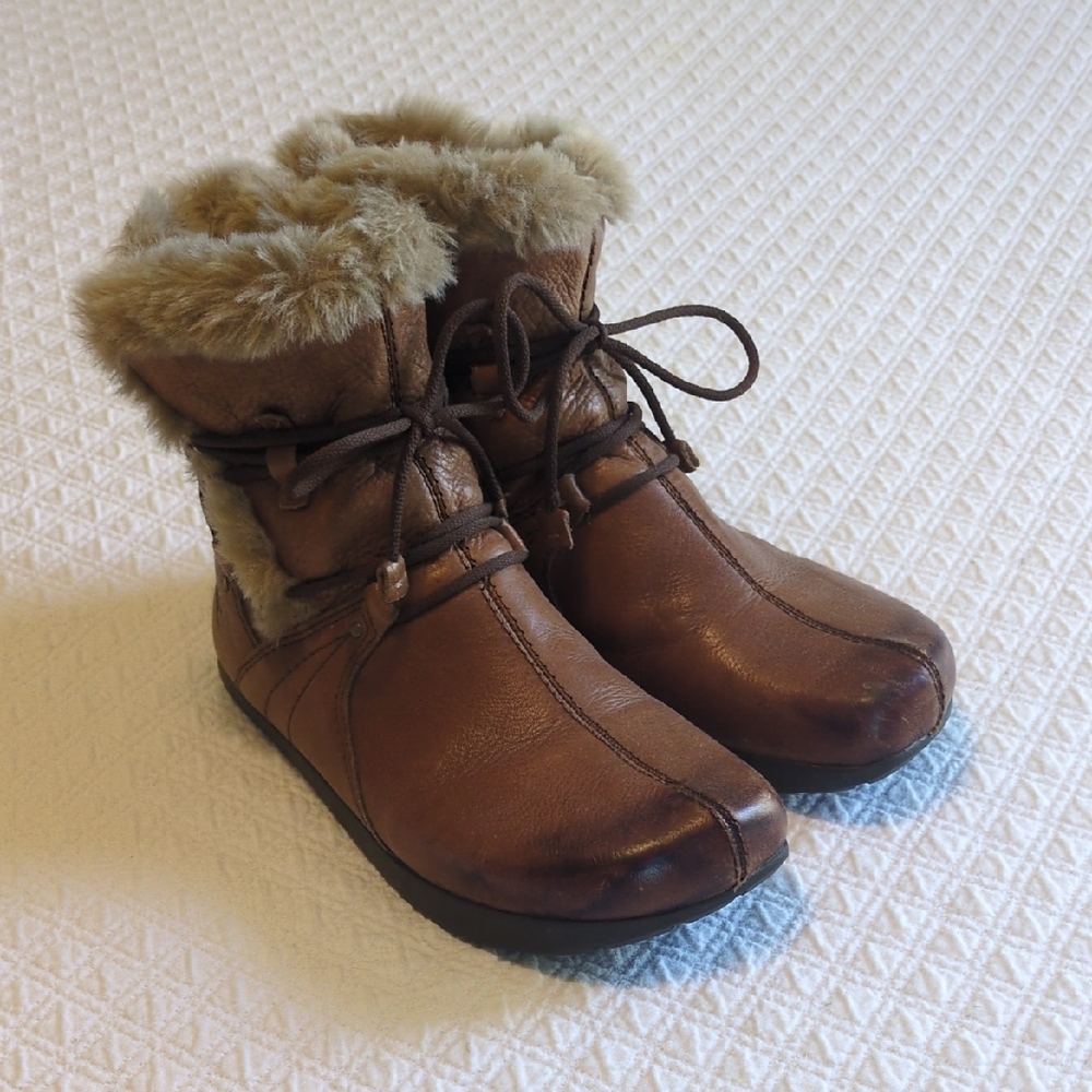 Brown Kalso Earth Boots, Size 7.5